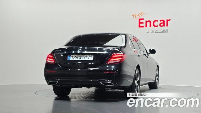 Mercedes-Benz E-Class из Кореи Encar