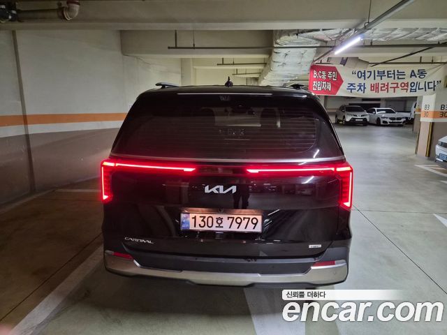 Kia Carnival HEV 9seater Signature — пробег 13 600 км — фото 5 из 5