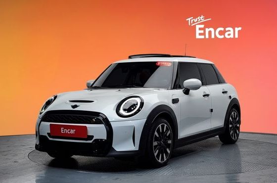 Mini Cooper Classic Third Generation — пробег 10 298 км — фото 1 из 5