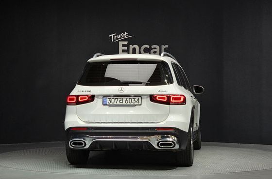 Mercedes-Benz GLB-Class GLB250 4MATIC — пробег 126 889 км — фото 4 из 5