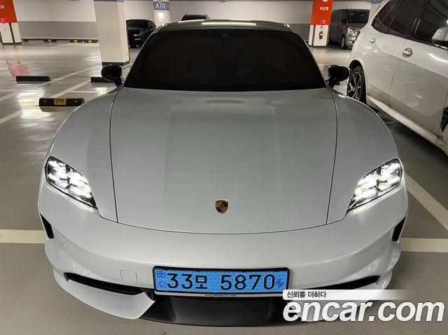 Porsche Taycan Base 4 — пробег 5 100 км — фото 2 из 5