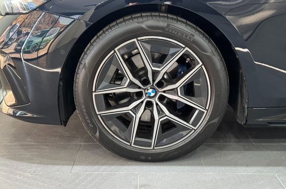 BMW 5-Series 520i M Sport — пробег 24 450 км — фото 5 из 5