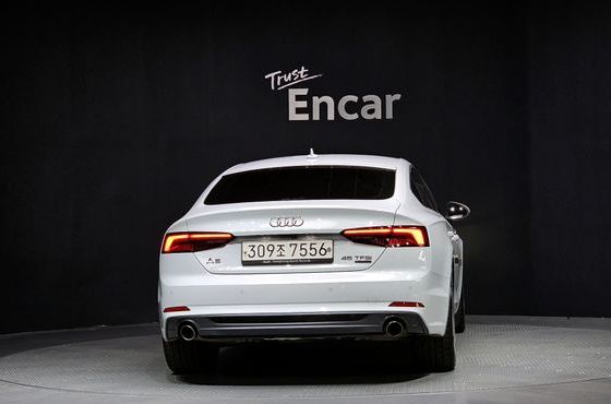 Audi A5 45 TFSI Quattro Premium Sportback — пробег 85 379 км — фото 4 из 5