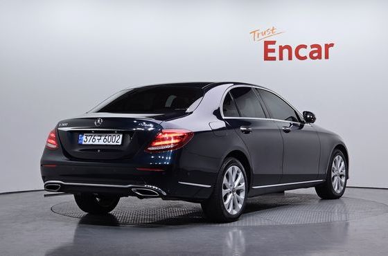 Mercedes-Benz E-Class E300 4MATIC Exclusive — пробег 123 691 км — фото 2 из 5