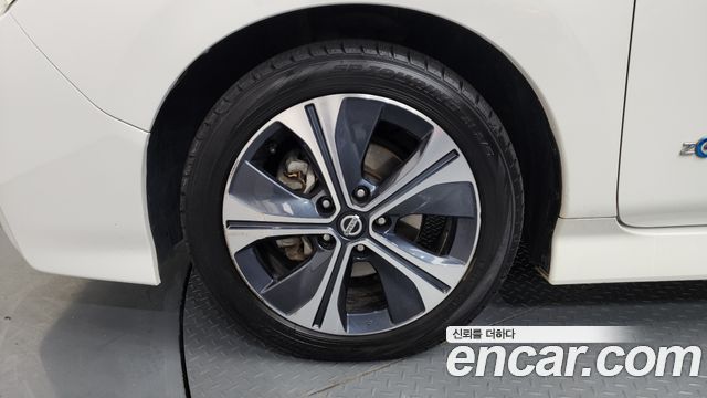 Nissan Leaf из Кореи Encar