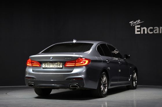 BMW 5-Series 530i M Sport Package Plus — пробег 124 945 км — фото 2 из 5