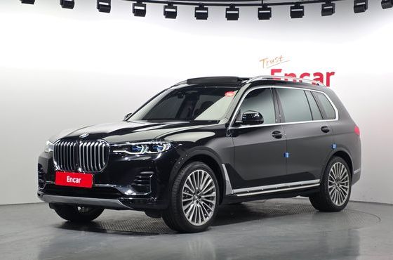 BMW X7 xDrive 40i Design Pure Excellence 7-Seater — пробег 50 493 км — фото 1 из 5