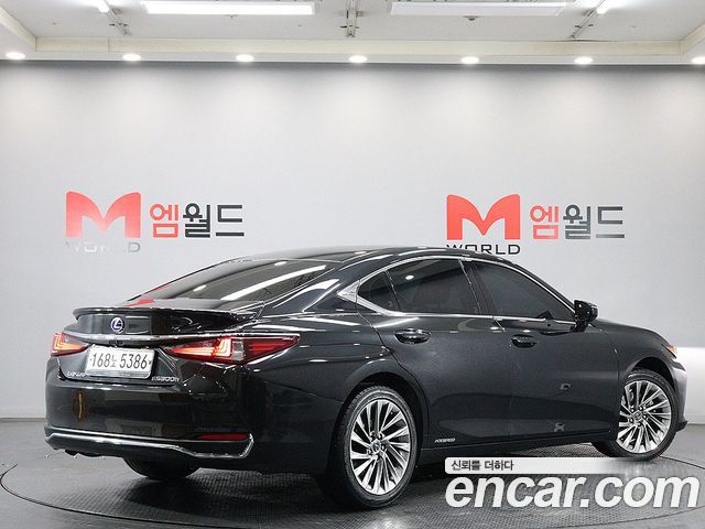 Lexus ES Executive — пробег 69 023 км — фото 2 из 5