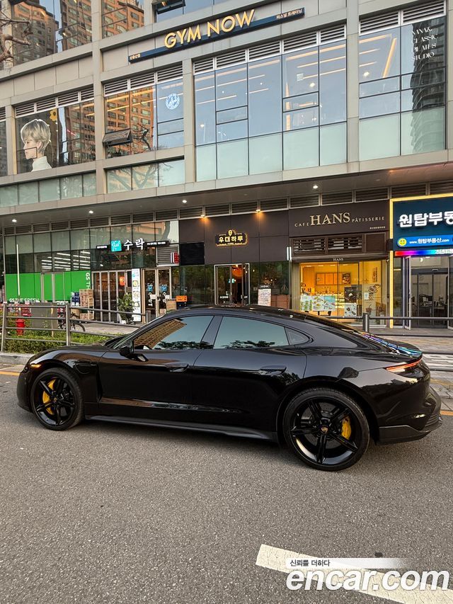Porsche Taycan Turbo S — пробег 31 900 км — фото 2 из 5