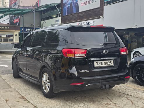 Kia Carnival 11-seater Luxury — пробег 100 000 км — фото 3 из 5