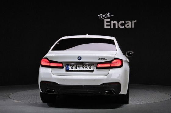 BMW 5-Series 530e M Sport — пробег 86 152 км — фото 4 из 5