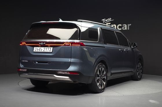 Kia Carnival 9-Seater Signature — пробег 83 443 км — фото 2 из 5