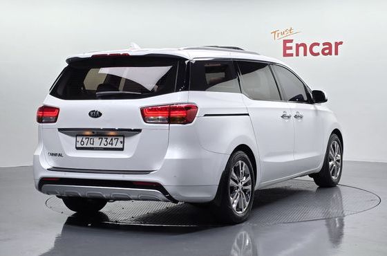 Kia Carnival 9-Seater Noblesse Special — пробег 170 144 км — фото 2 из 5