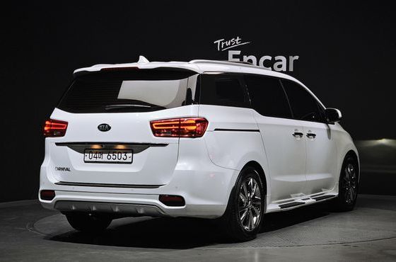 Kia Carnival 9-Seater Noblesse Special — пробег 170 564 км — фото 2 из 5