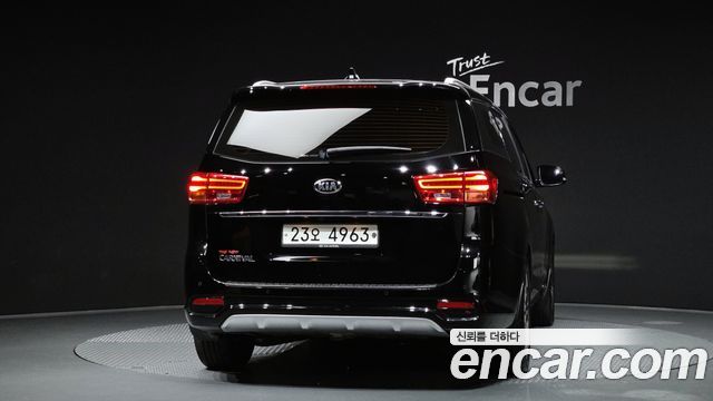 Kia Carnival из Кореи Encar