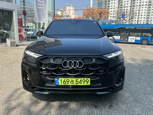 Audi Q7 55 TFSI Quattro Premium — пробег 500 км — фото 3 из 5