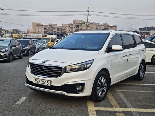 Kia Carnival 9-seater Luxury — пробег 223 250 км — фото 1 из 5