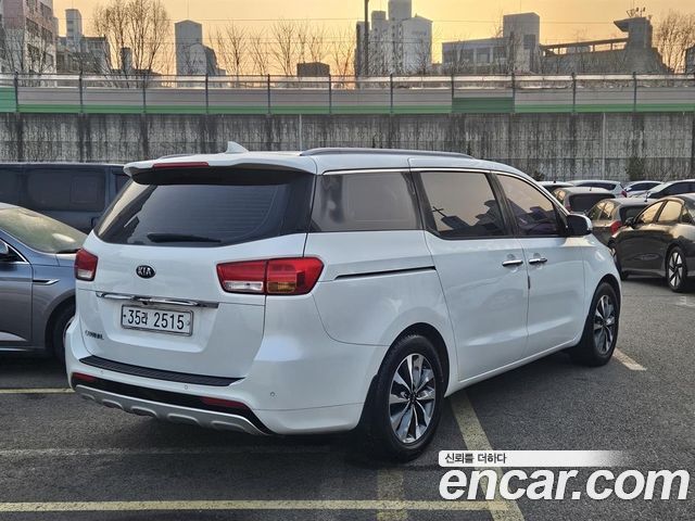 Kia Carnival 9-seater Luxury — пробег 223 250 км — фото 2 из 5