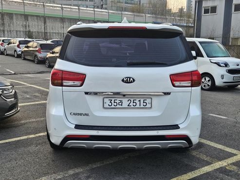 Kia Carnival 9-seater Luxury — пробег 223 250 км — фото 4 из 5