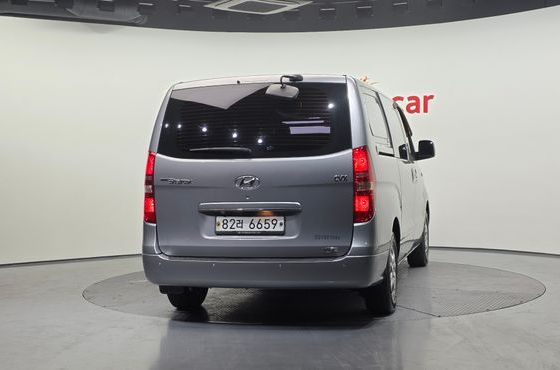 Hyundai Starex 5-Seater VAN CVX Luxury — пробег 191 432 км — фото 4 из 5