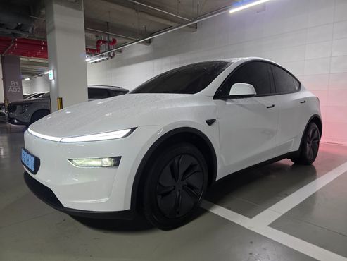 Tesla Model Y Premium RWD — пробег 624 км — фото 2 из 5
