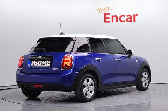 Mini Cooper 5Door Standard 3rd — пробег 72 178 км — фото 2 из 5