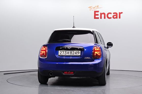 Mini Cooper 5Door Standard 3rd — пробег 72 178 км — фото 4 из 5