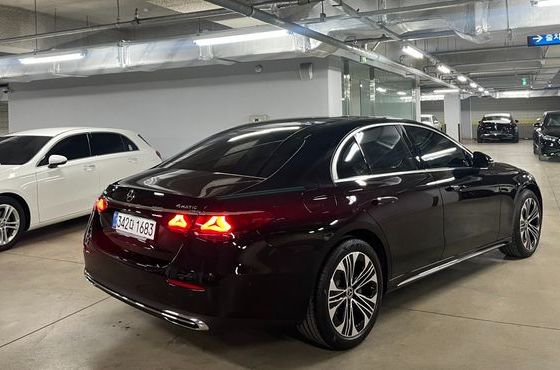 Mercedes-Benz E-Class E220d 4MATIC Exclusive — пробег 1 070 км — фото 5 из 5