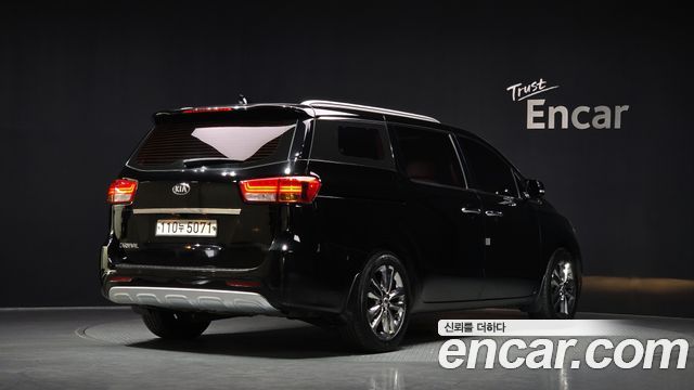 Kia Carnival 9-seater Prestige — пробег 181 053 км — фото 2 из 5