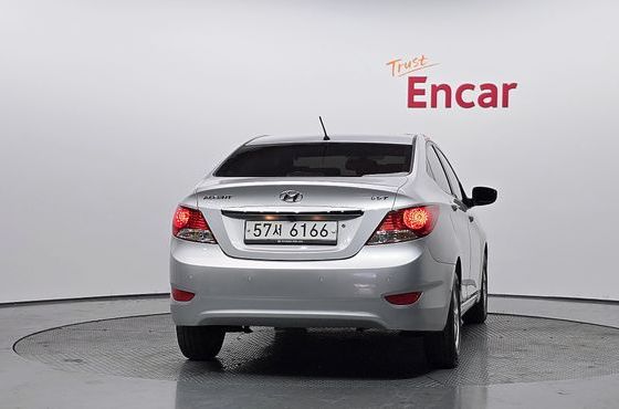 Hyundai Accent 1.4 VVT Premier — пробег 64 946 км — фото 4 из 5