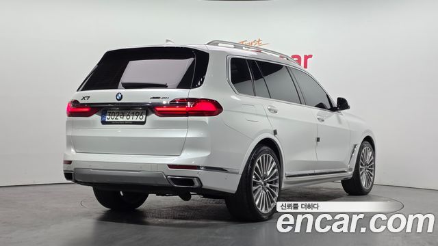 BMW X7 xDrive 40i Design Pure Excellence 6-Seater — пробег 86 834 км — фото 2 из 5