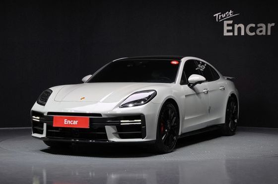 Porsche Panamera 4.0 GTS — пробег 12 947 км — фото 1 из 5