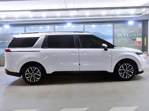 Kia Carnival 9-Seater Prestige — пробег 71 128 км — фото 3 из 5