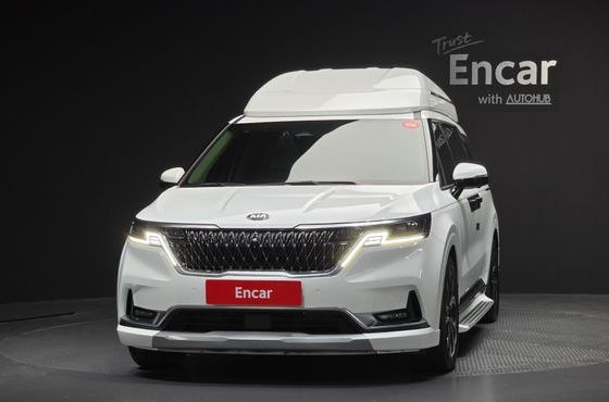 Kia Carnival 9-Seater Hi-Limousine Signature — пробег 47 626 км — фото 3 из 5
