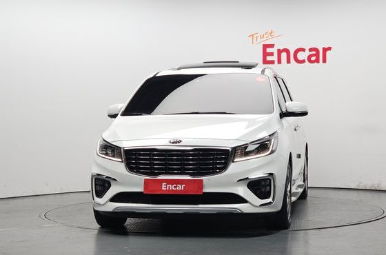 Kia Carnival 9-Seater Noblesse Special — пробег 95 690 км — фото 3 из 5