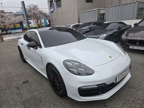 Porsche Panamera 4.0 GTS — пробег 100 300 км — фото 2 из 5