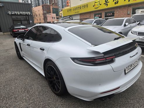 Porsche Panamera 4.0 GTS — пробег 100 300 км — фото 4 из 5