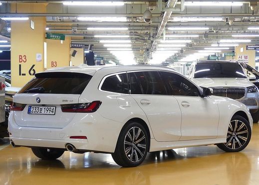 BMW 3-Series 320d Touring — пробег 25 000 км — фото 2 из 5
