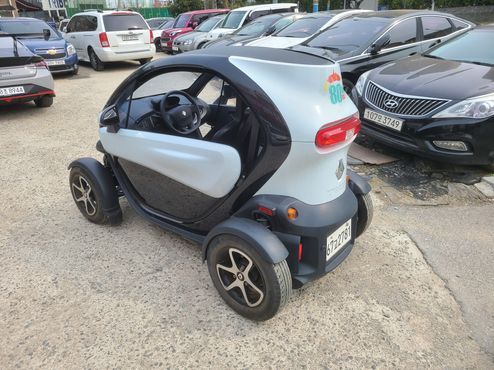 Renault (Samsung) Twizy Intens(2-seater) — пробег 5 652 км — фото 2 из 5