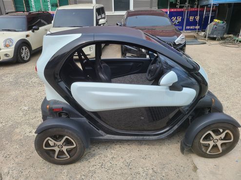 Renault (Samsung) Twizy Intens(2-seater) — пробег 5 652 км — фото 5 из 5