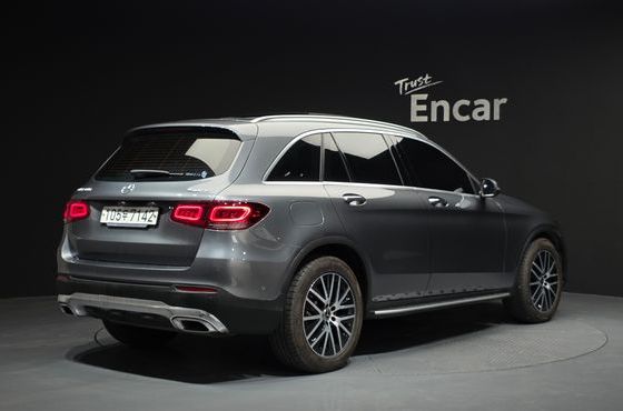 Mercedes-Benz GLC-Class GLC300 4MATIC — пробег 67 574 км — фото 2 из 5