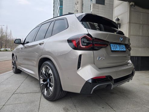 BMW iX3 M Sports — пробег 34 000 км — фото 2 из 5