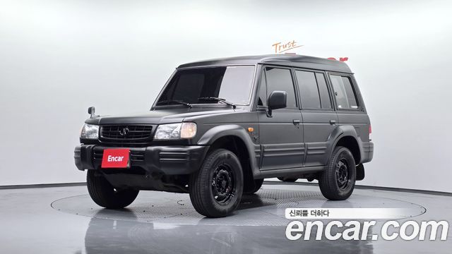 Hyundai Galloper 9-Seater V6 LPG — пробег 221 915 км — фото 1 из 5