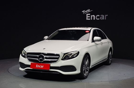 Mercedes-Benz E-Class E300 4MATIC Avnatgarde — пробег 88 176 км — фото 1 из 5