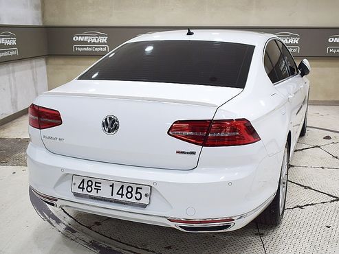 Volkswagen Passat 2.0 TDI 4Motion Prestige — пробег 99 427 км — фото 2 из 5