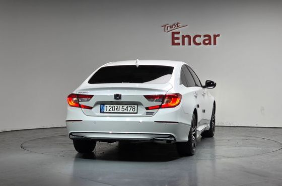 Honda Accord 2.0 Hybrid Touring — пробег 47 802 км — фото 4 из 5