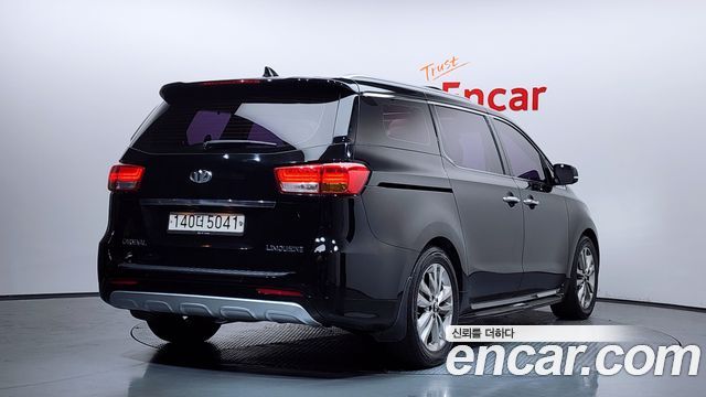 Kia Carnival 7-seater Limousine President — пробег 126 423 км — фото 2 из 5
