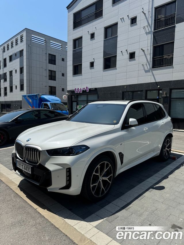 BMW X5 xDrive 40i M Sport — пробег 12 400 км — фото 2 из 5