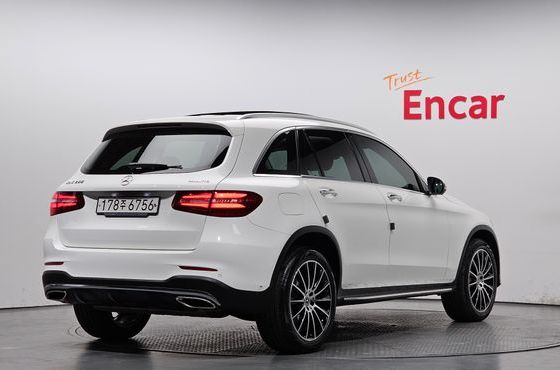 Mercedes-Benz GLC-Class GLC300 4MATIC AMG Line — пробег 92 908 км — фото 2 из 5