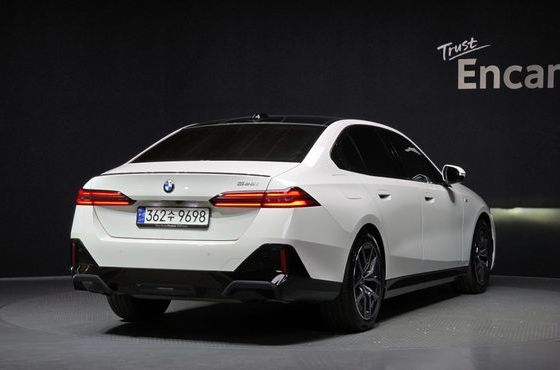 BMW 5-Series 520i Special Edition — пробег 46 173 км — фото 2 из 5